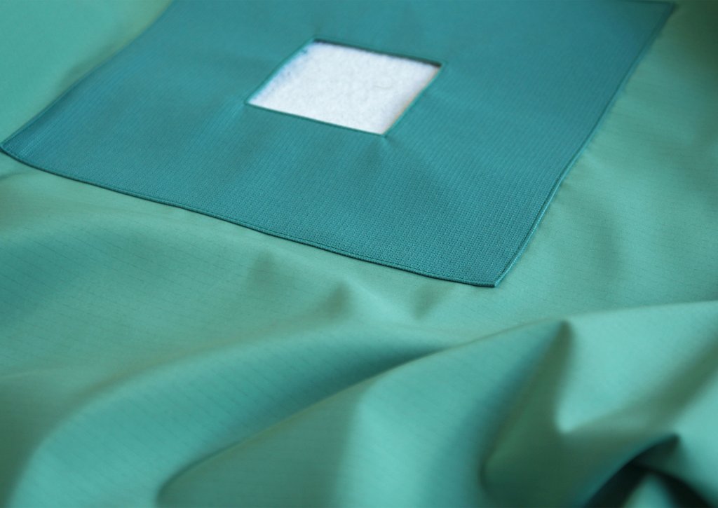 Tkaniny poliestrowe z przeznaczeniem na błożenia operacyjne